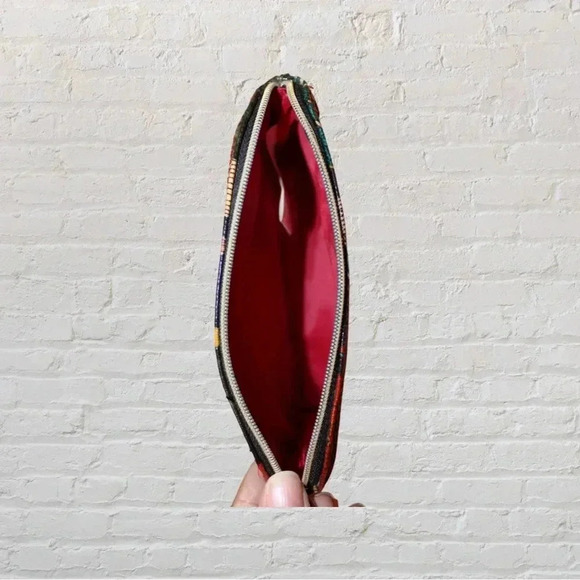 The Sakroots Small Cosmetic Case - Picture 2 of 3